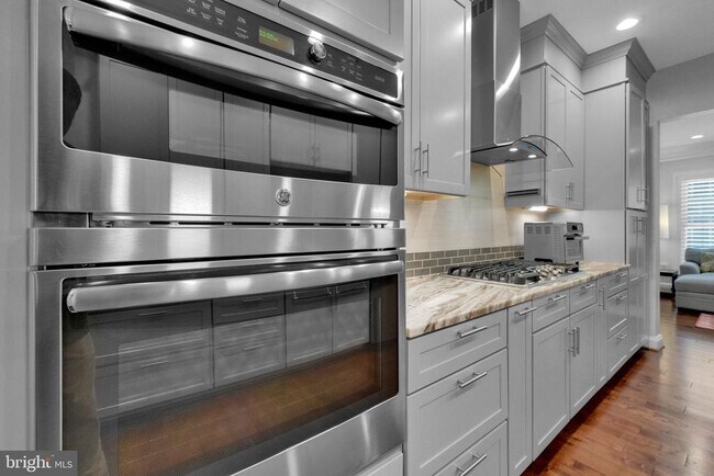 Building Photo - 1023 Grand Oak Way