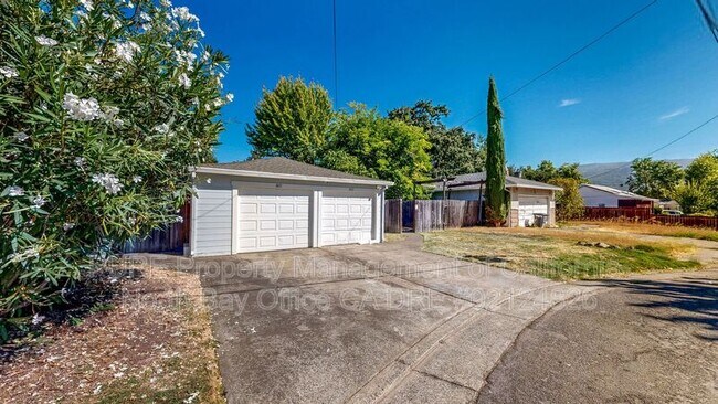 Primary Photo - 867 Lorna Dr