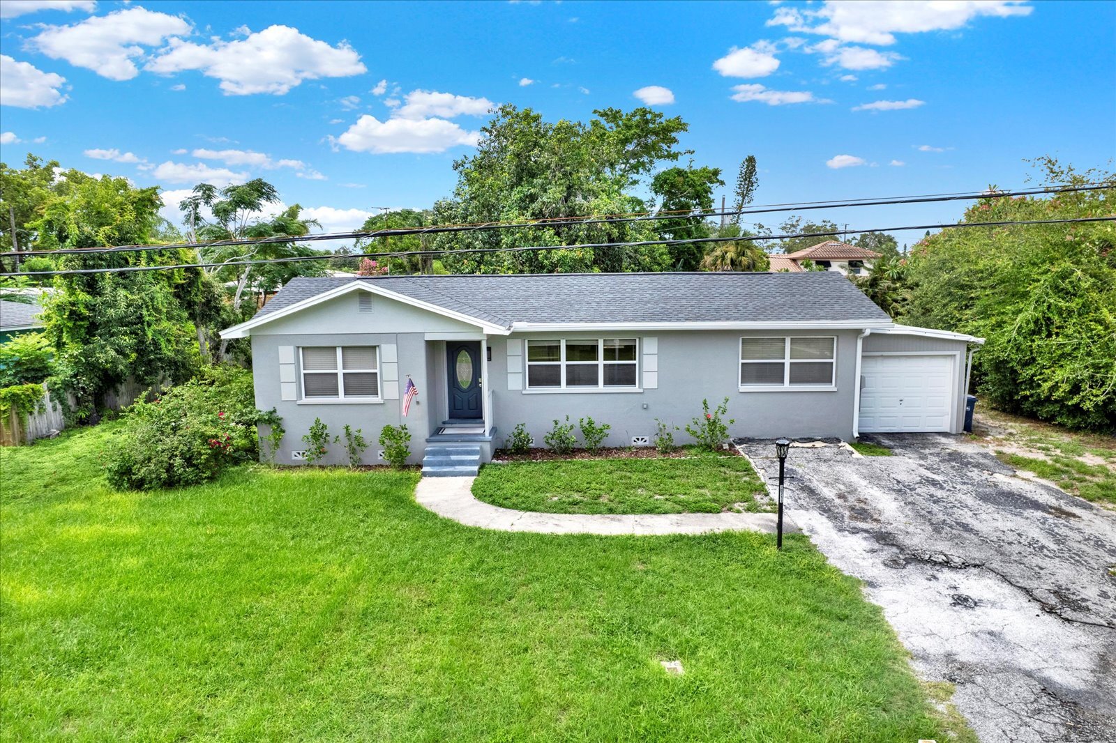 Building Photo - 10711 Seminole Dr N