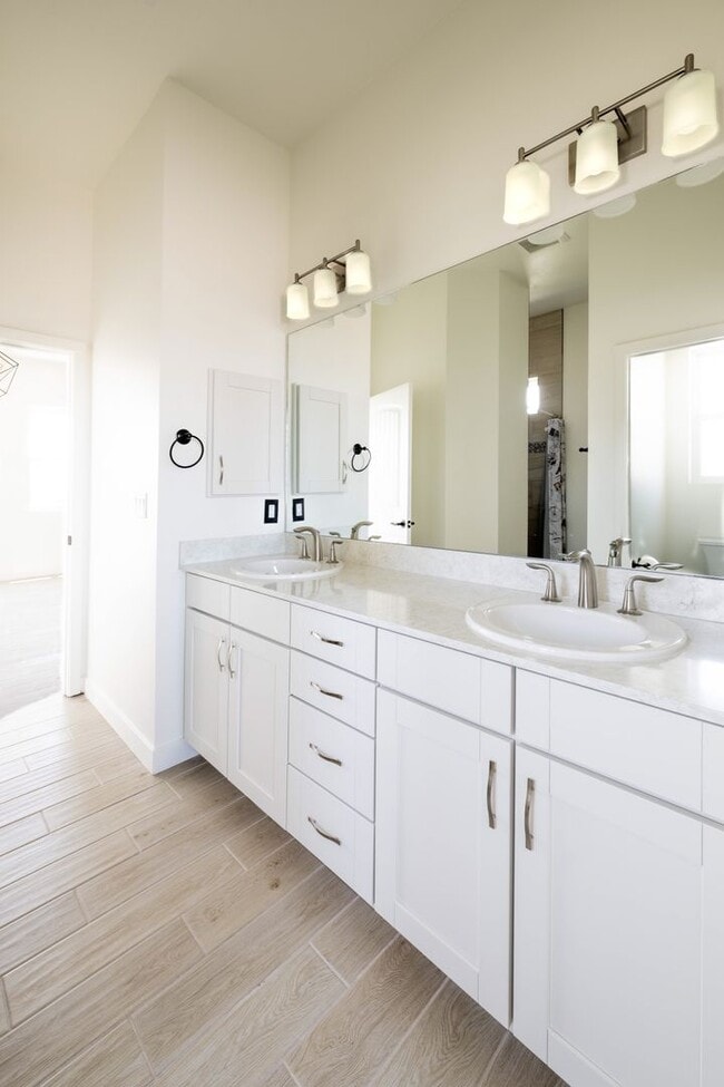 Building Photo - Stunning 3-Bedroom Home with Mountain Views in Tessera