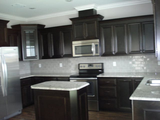 Building Photo - Charming 3-Bedroom Home with Modern Upgrad...