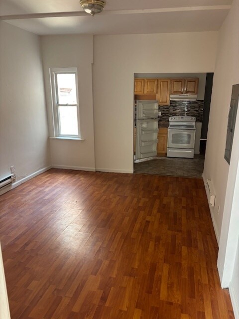 Building Photo - 337 W Girard Ave