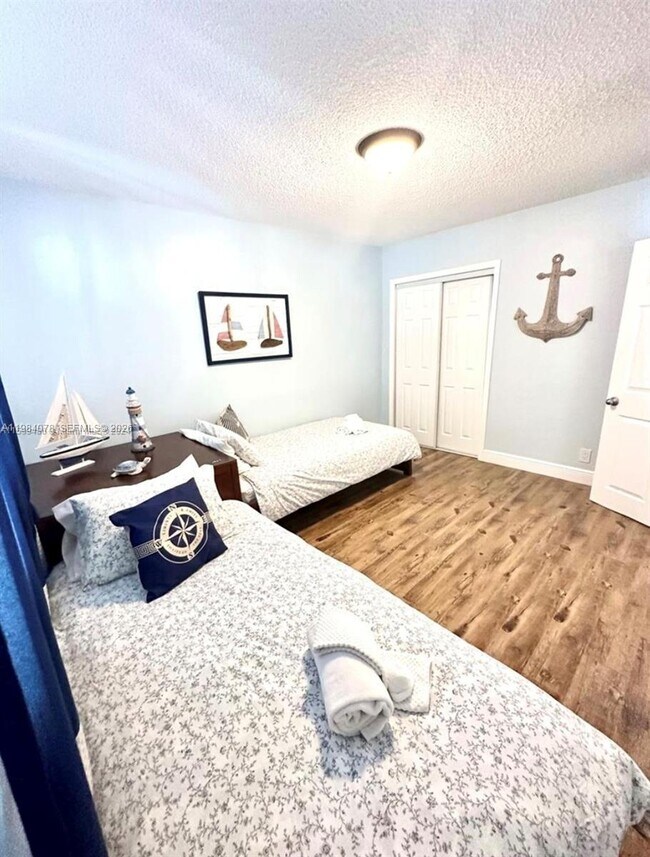 Building Photo - 2431 SW 58th Manor