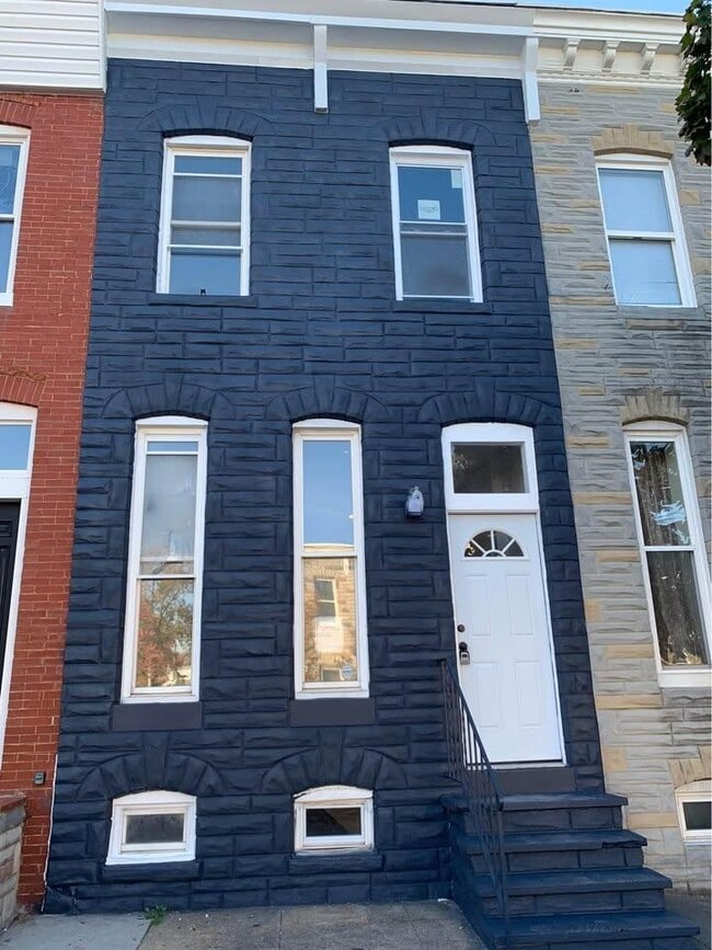 Building Photo - 222 N Patterson Park Ave