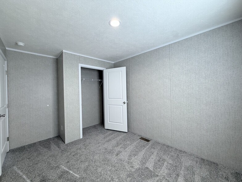 Building Photo - 52167 Williamsburg Ln