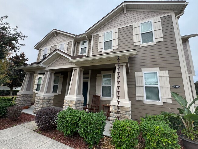 Building Photo - Move in Ready! Four Bed Three Bath Two Story Home. Pet Friendly. Amenities. Garage. Washer/Dryer....