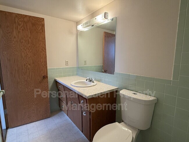 Building Photo - 501 7th St S