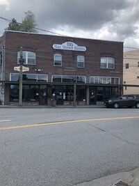 Building Photo - 834 Bay St