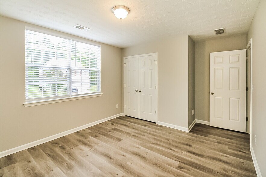 Building Photo - 51 Belmont Park Ln