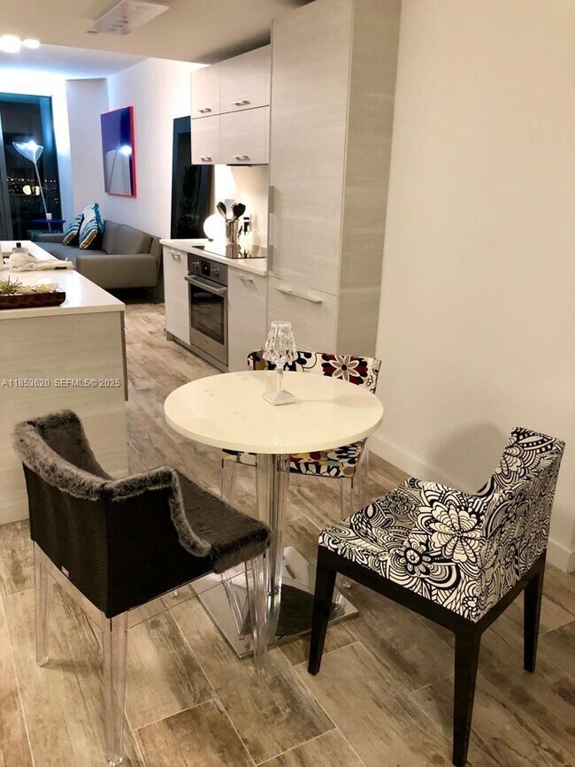 Building Photo - 650 NE 32nd St