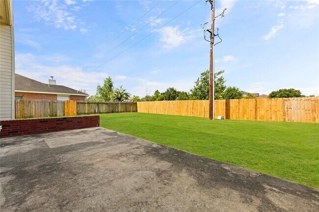 Building Photo - 5407 W Harrow Dr