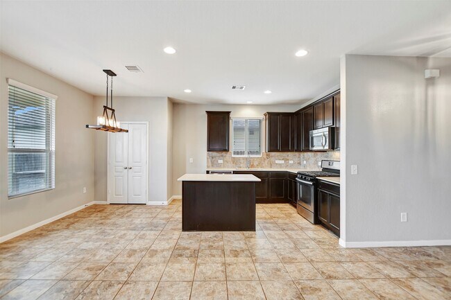 Building Photo - 5439 Baronet Dr