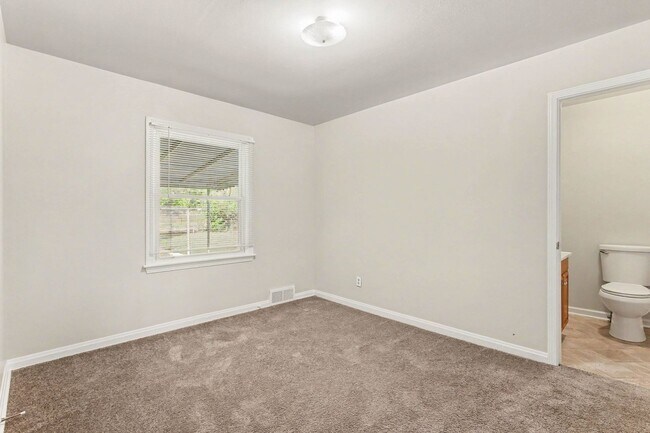 Building Photo - Great Home ready now Great Neighborhood!
