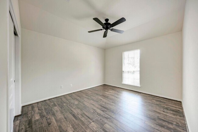 Building Photo - Large home in Pflugerville!  3 car garage - Highland Park Neighborhood