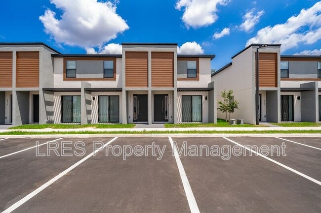 Building Photo - 3234 Sustainable Wy