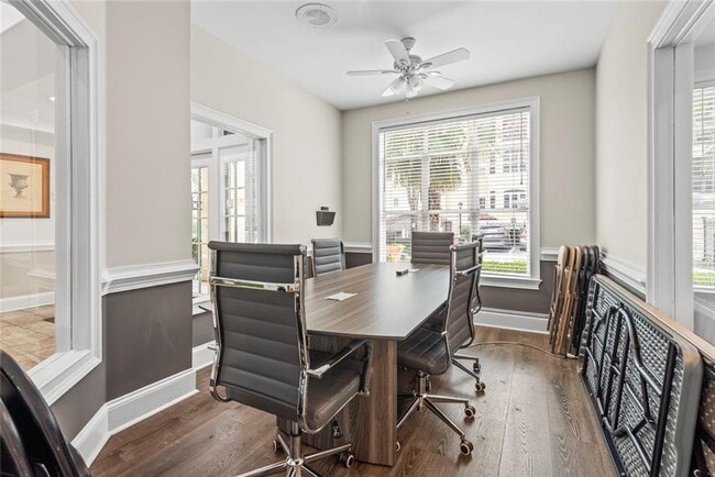 Building Photo - 955 Juniper St NE