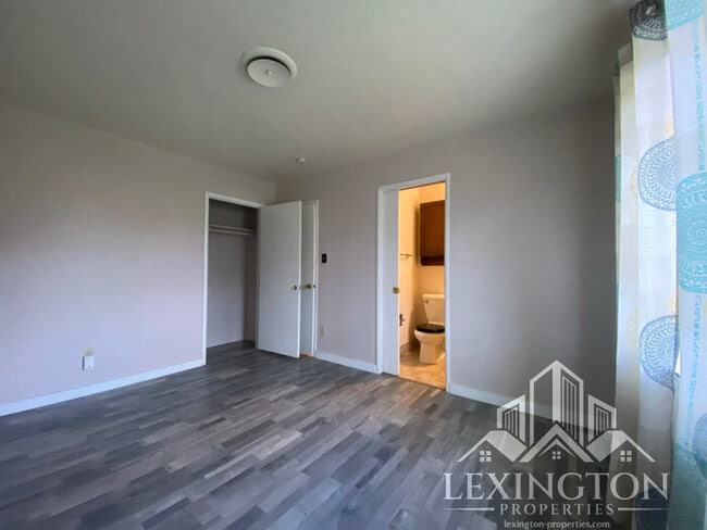 Building Photo - Beautiful, 3BD/2BA, Home available in Sacramento off Madison Ave. and Auburn Blvd.