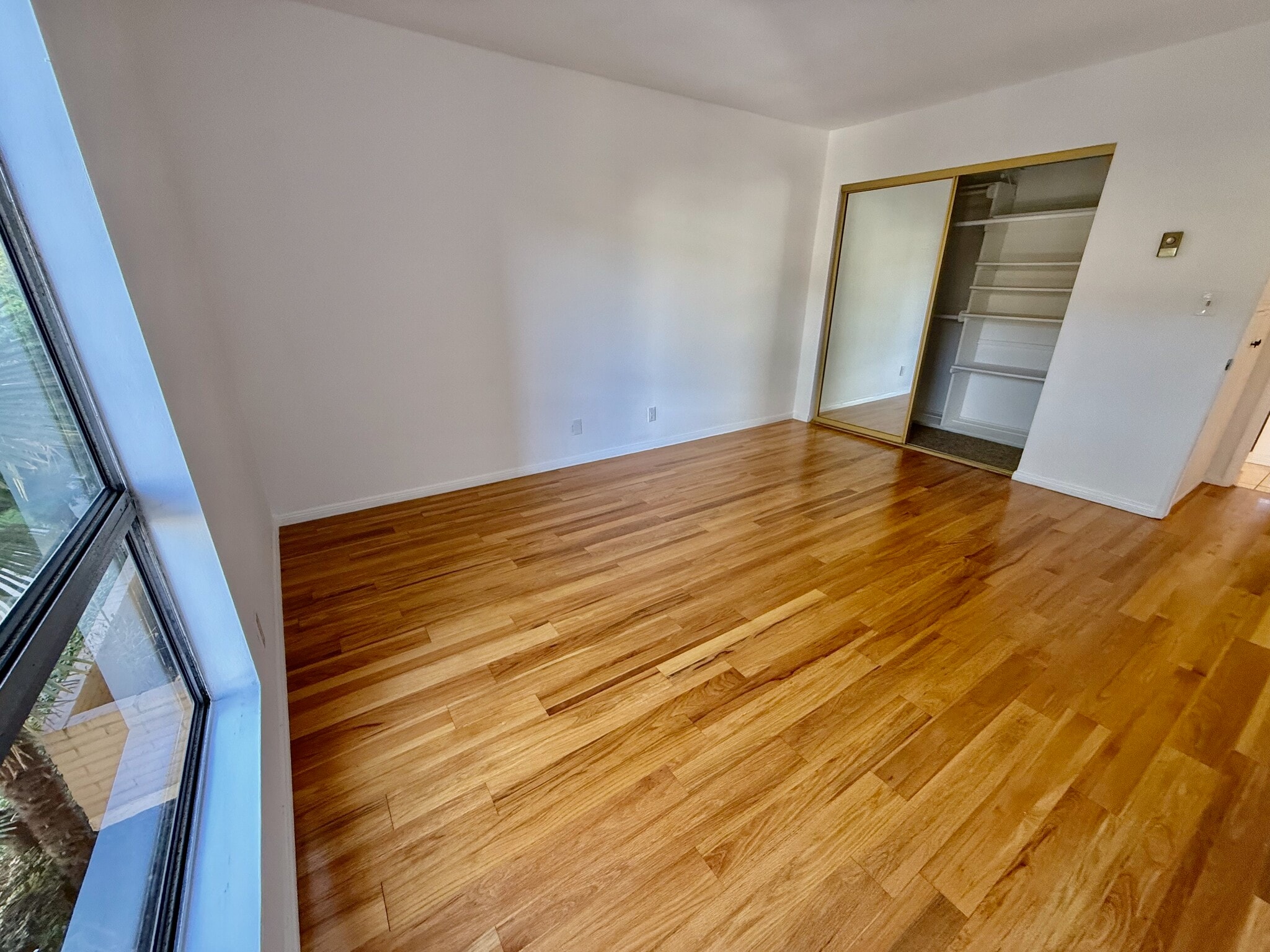 Building Photo - 5600 Kensington Way