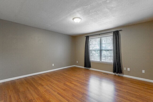 Building Photo - 11209 Dayton Pike
