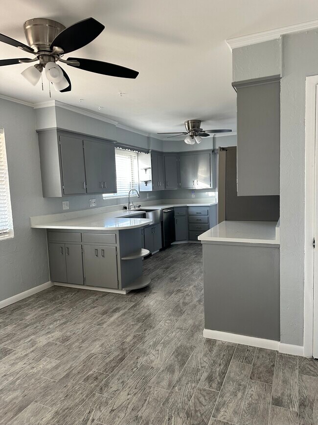 Building Photo - 3316 NW 60th St