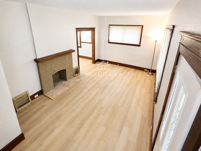 Building Photo - 1826 Hillside Terrace