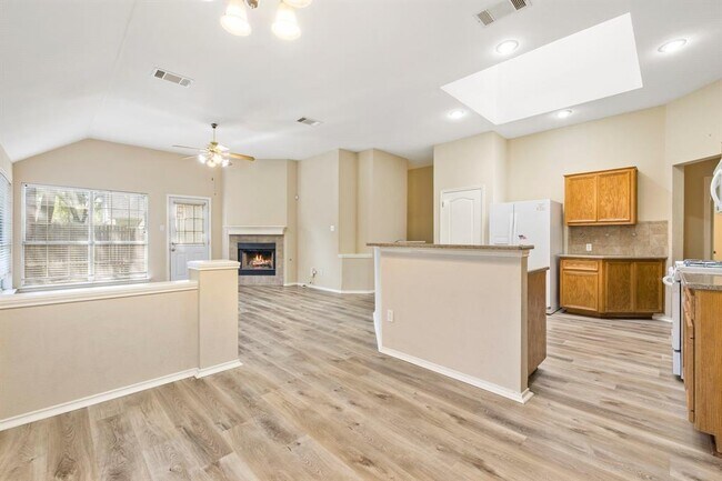 Building Photo - 3937 Kristencreek Ln