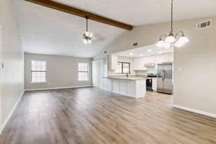 Building Photo - 259 E Castle Harbour Dr