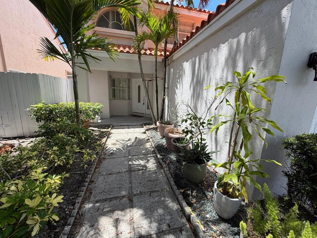 Building Photo - 3780 Amalfi Dr