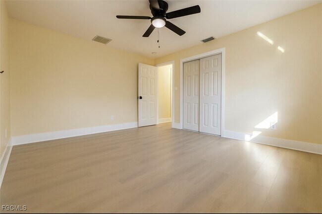 Building Photo - 732 Sesame Ct