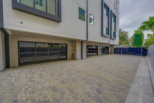 Building Photo - 4422 Riley Dr