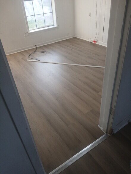 Building Photo - 1212 E Highland Ave