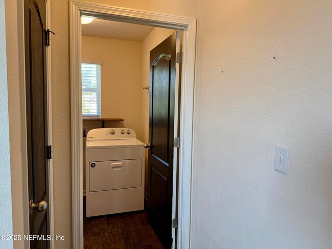 Building Photo - 2917 Buck Creek Pl