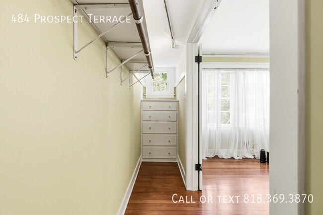 Building Photo - 484 Prospect Terrace