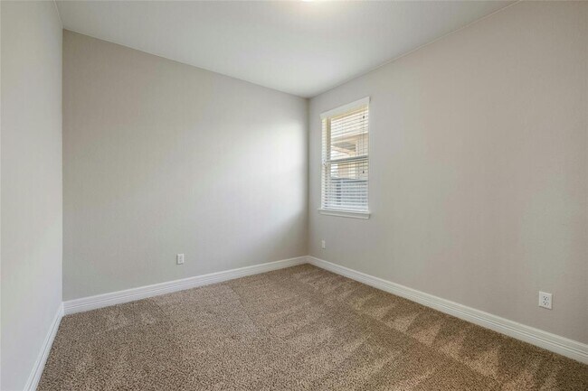 Building Photo - 416 Blue Waterleaf Ln