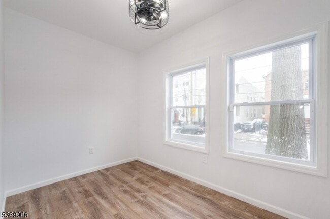Primary Photo - 823 S 17th St