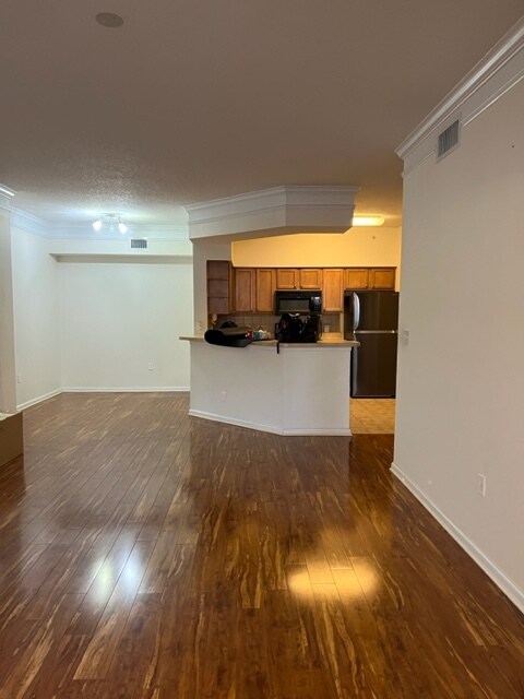 Building Photo - 9857 Baywinds Dr