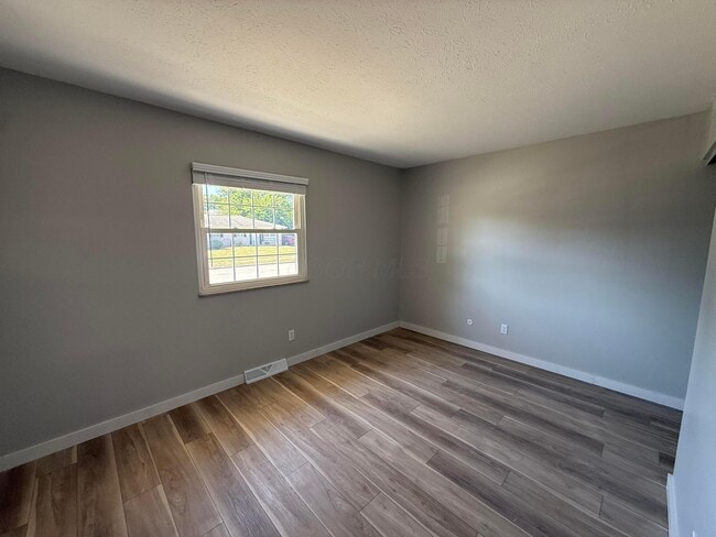 Building Photo - 480 Diven Ln