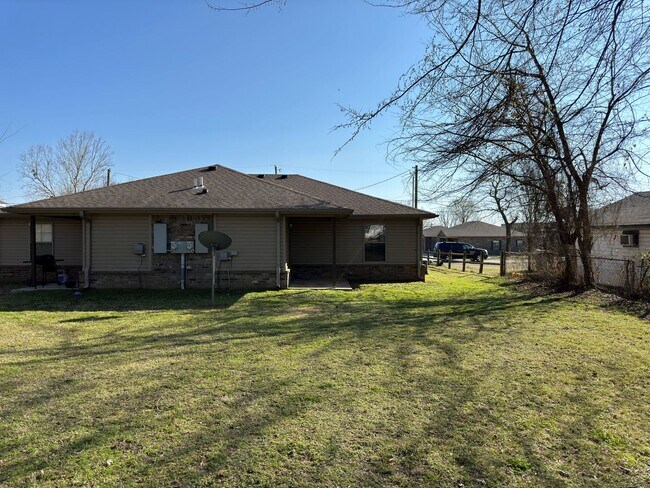 Building Photo - 2701#A Tulsa St-