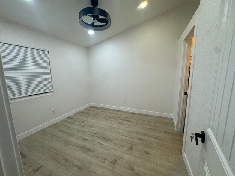 Building Photo - 1565 Joanne St