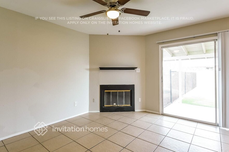 Building Photo - 2228 W Charleston Ave