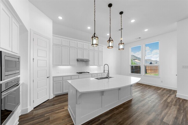 Building Photo - 2025 St Andrews Dr