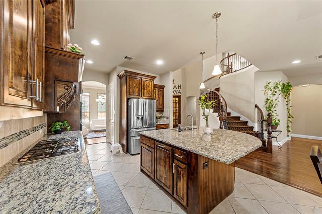Building Photo - 6571 Detweiller Dr
