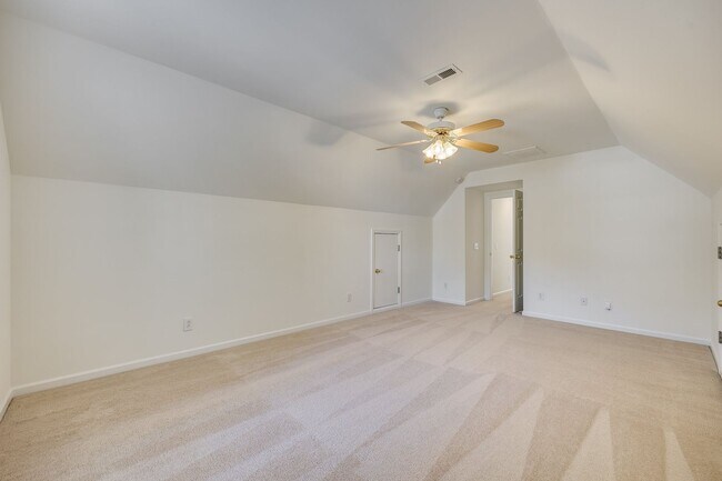 Building Photo - Beautiful 3 bedroom 2.5 bath home in Williams Glenn Community in Charlotte with Primary on the main.