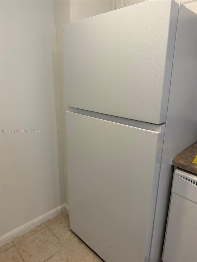 Building Photo - 17100 N Bay Rd