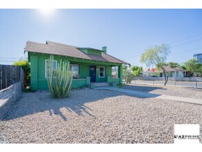 Building Photo - Charming 3/1 Historic Phoenix Home with Modern Comforts!