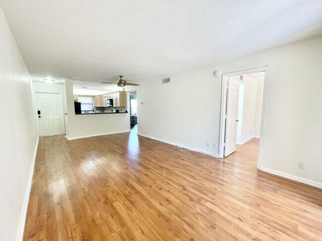 Building Photo - 3130 Millwood Terrace