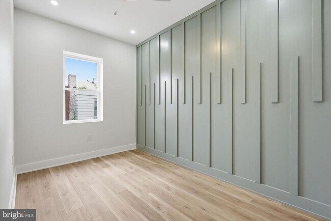 Building Photo - 512 S Yewdall St