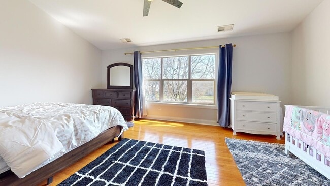 Building Photo - 331 Mary Belle Cir