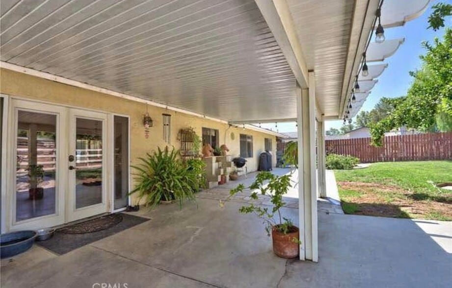 Building Photo - 21355 Webster Ave