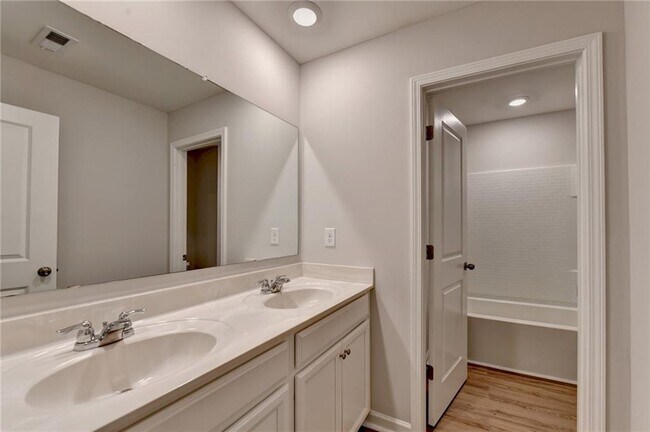 Building Photo - 175 Grey Falcon Ave
